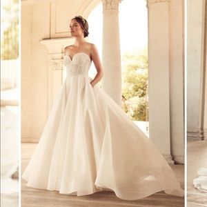 Wedding dress size 10-never worn